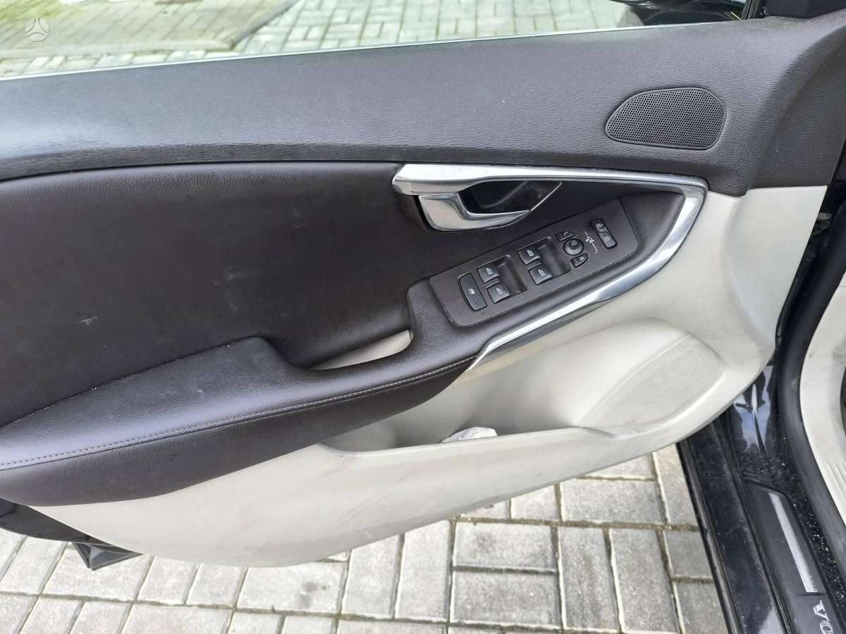 Volvo V40, 2.0 l., hatchback