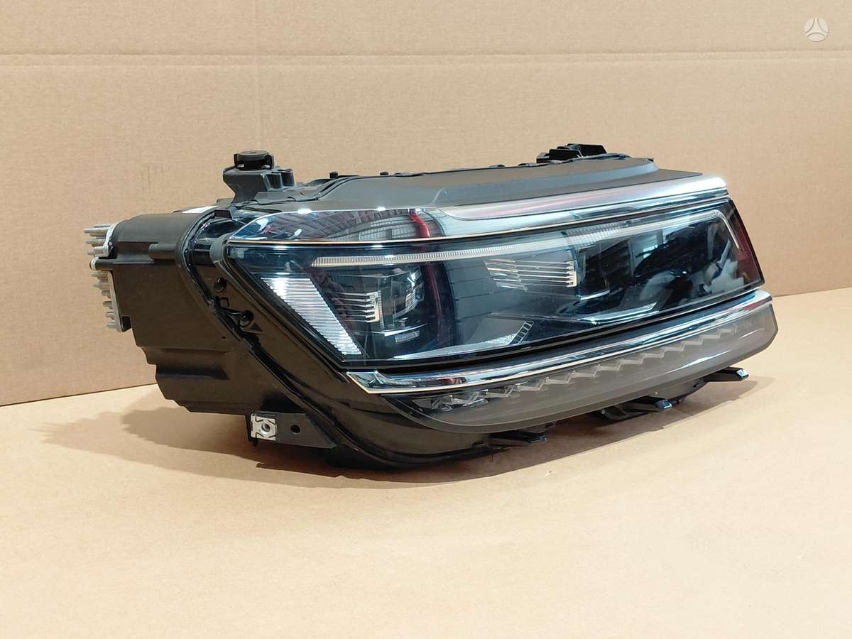 Volkswagen Tiguan lights