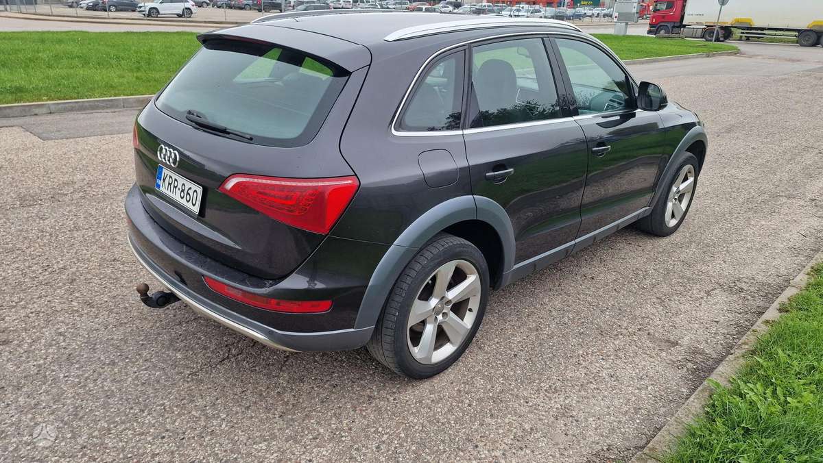 Audi Q5, 2.0 l., off-road / crossover