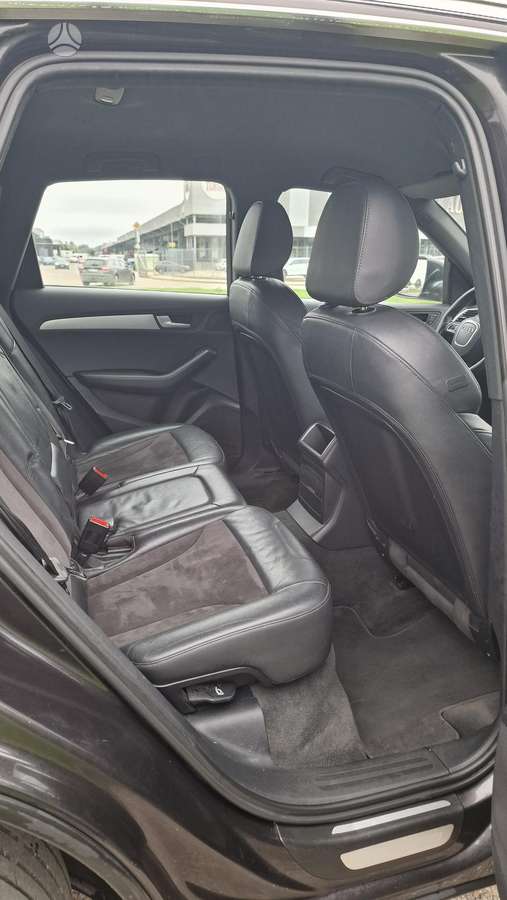 Audi Q5, 2.0 l., off-road / crossover