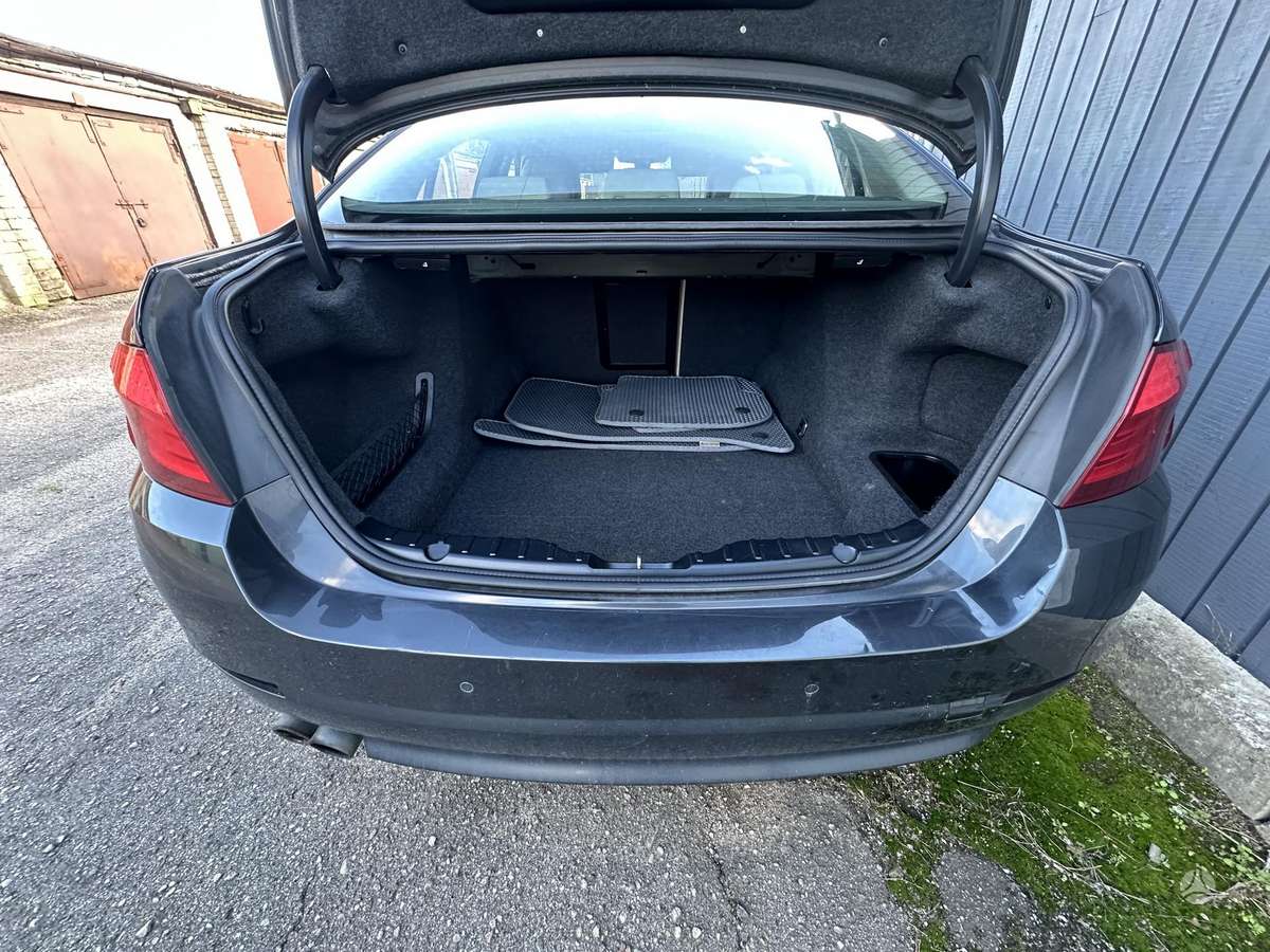 BMW 520, 2.0 l., Седан