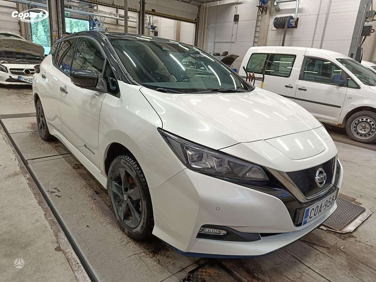 Nissan Leaf, 62 kWh, hatchback