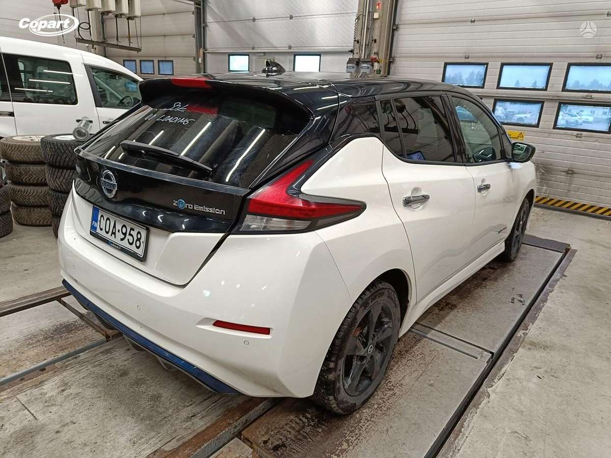 Nissan Leaf, 62 kWh, hatchback