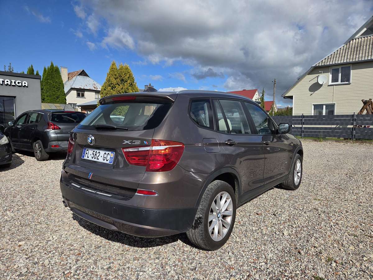 BMW X3, 2.0 l., off-road / crossover