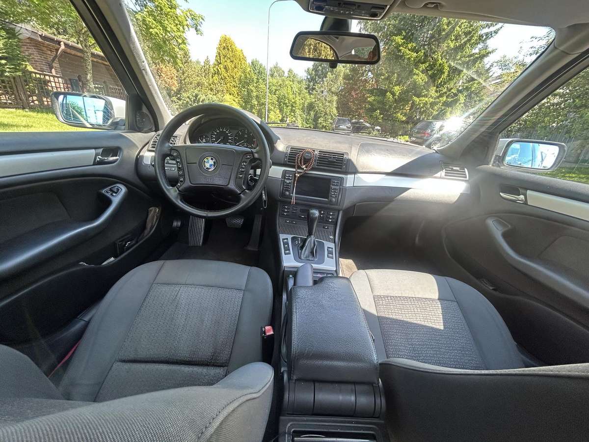 BMW 330, 3.0 l., sedanas
