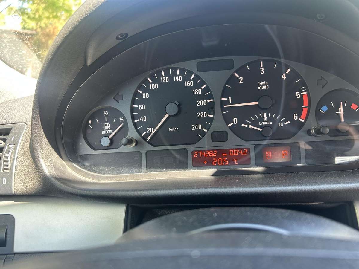 BMW 330, 3.0 l., sedanas