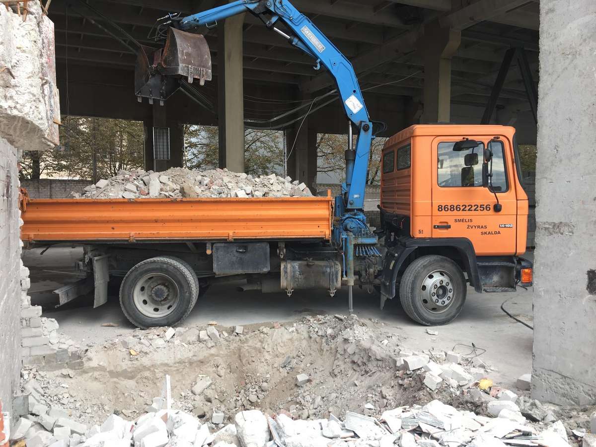 MAN 14-140, savivarčiai su kranu