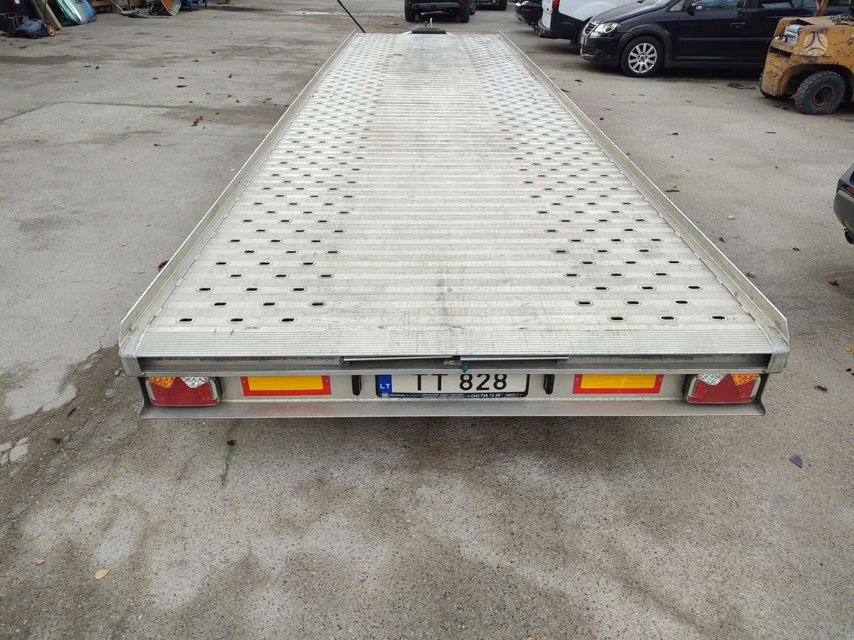 -Kita- GROMEX L3-3500, passenger car trailers