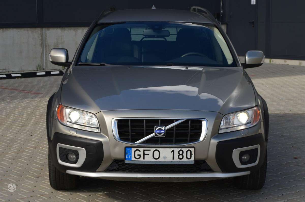 Volvo XC70, 2.4 l., wagon