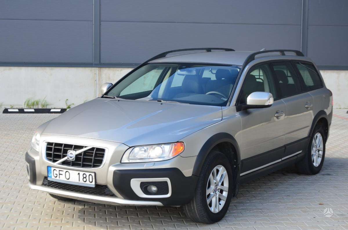 Volvo XC70, 2.4 l., wagon
