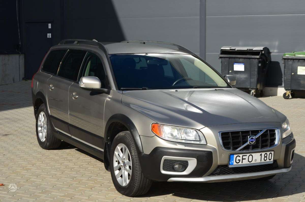 Volvo XC70, 2.4 l., wagon