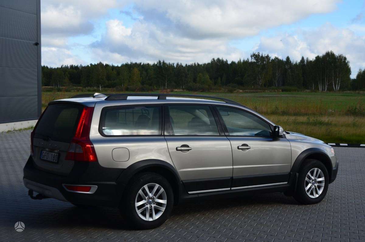 Volvo XC70, 2.4 l., wagon