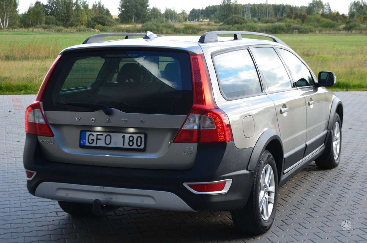 Volvo XC70, 2.4 l., wagon