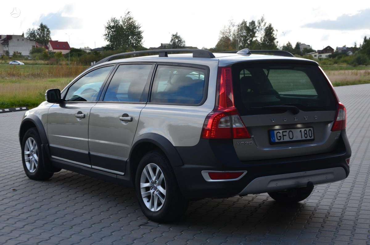 Volvo XC70, 2.4 l., wagon