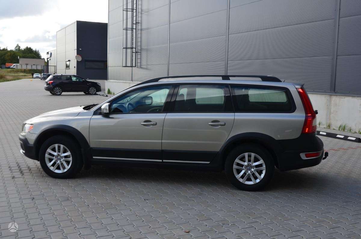 Volvo XC70, 2.4 l., wagon