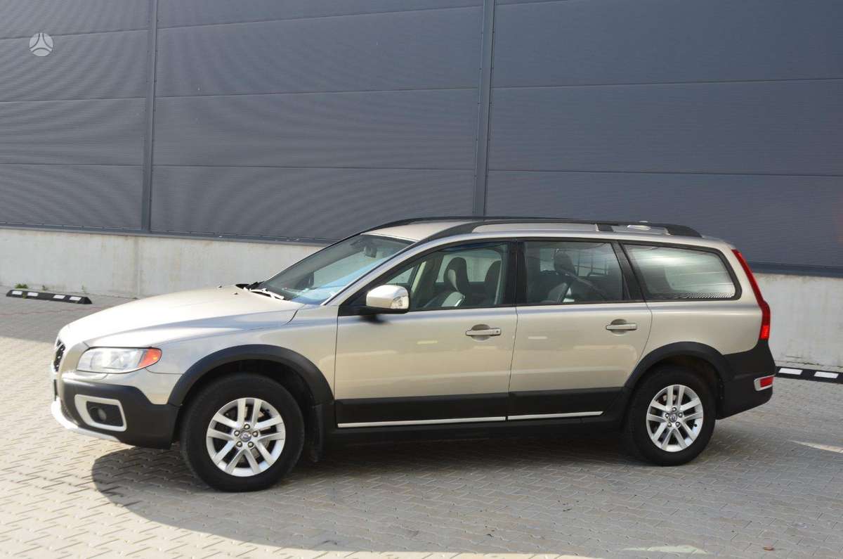 Volvo XC70, 2.4 l., wagon