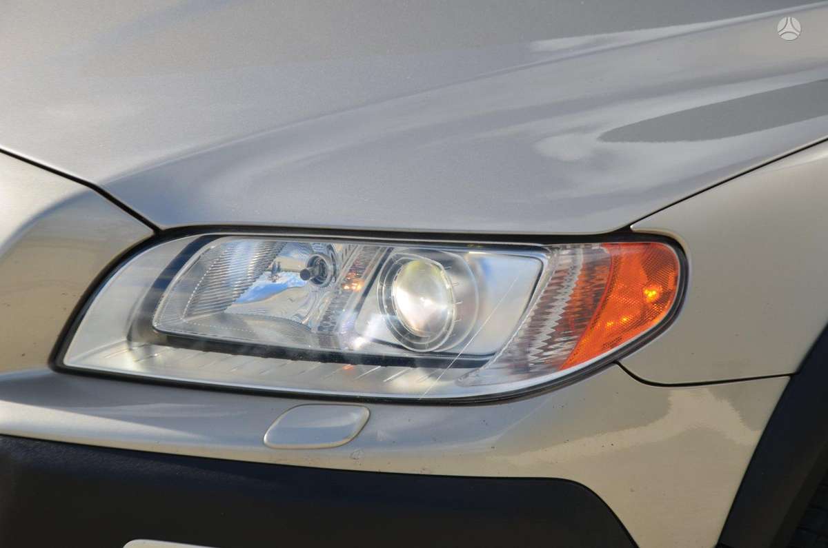 Volvo XC70, 2.4 l., wagon