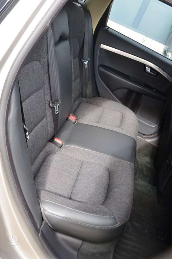 Volvo XC70, 2.4 l., wagon