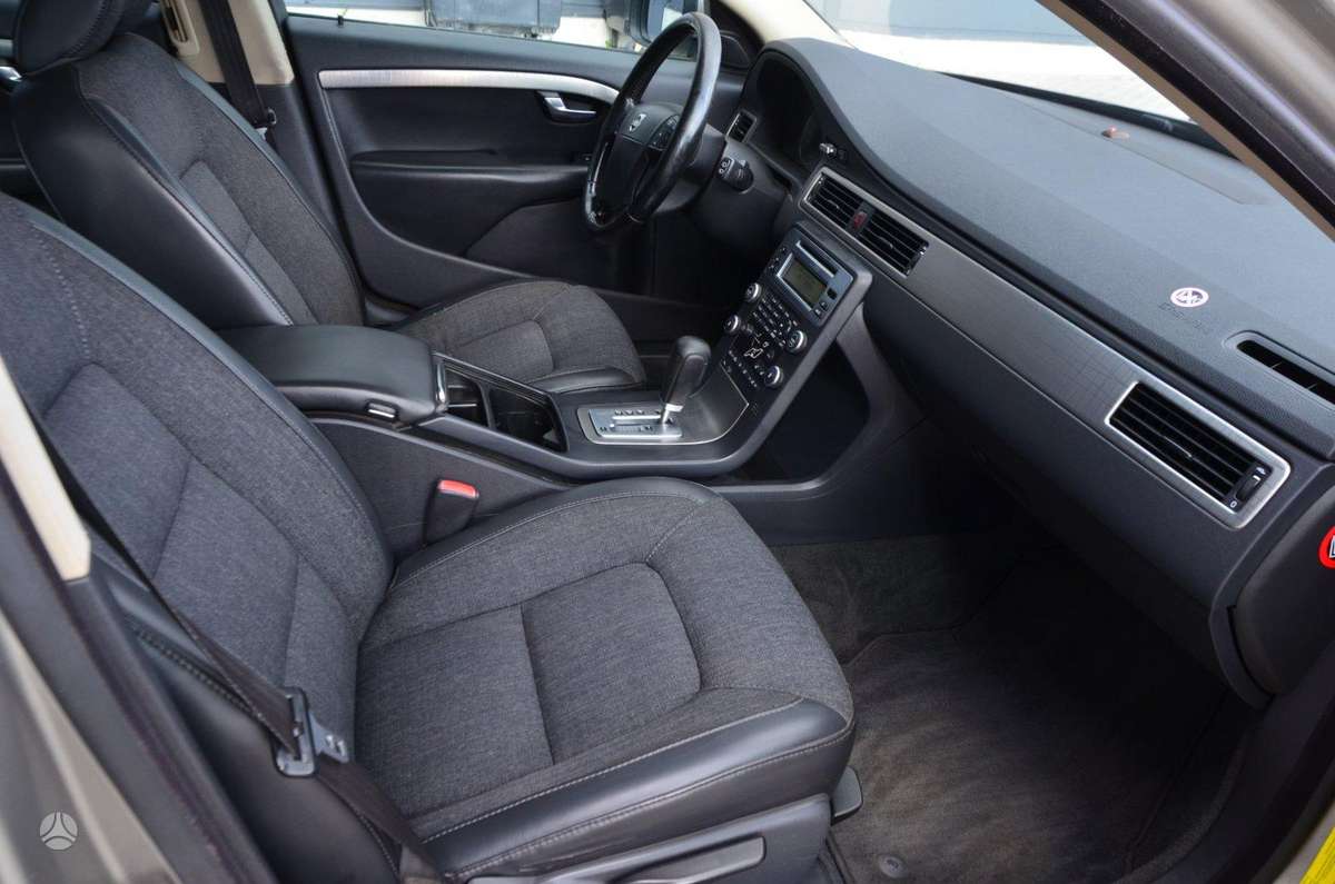 Volvo XC70, 2.4 l., wagon