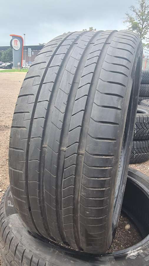 Pirelli P Zero, summer 275/40 R22