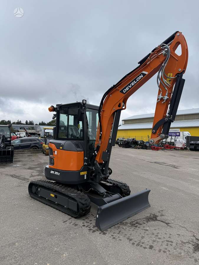 DEVELON DX35Z, excavator