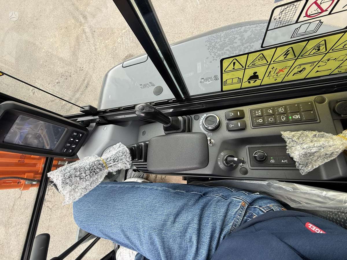 DEVELON DX35Z, excavator