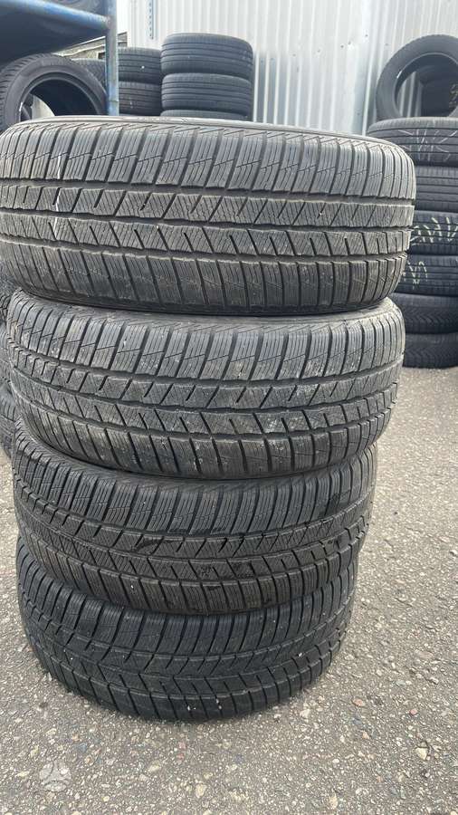 Barum Poliaris 5, winter 235/50 R19