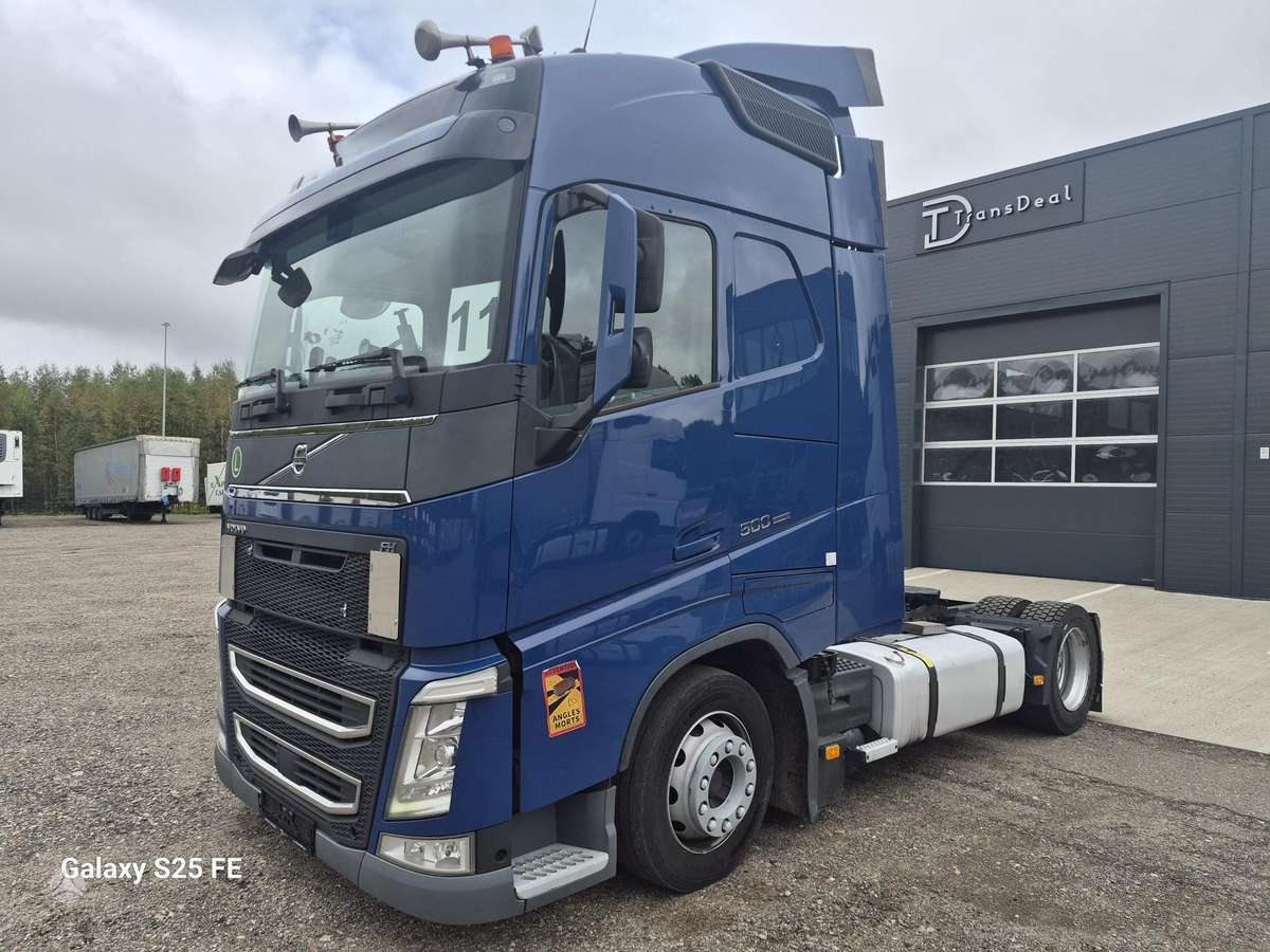 Volvo FH500 Mega, double sleeper