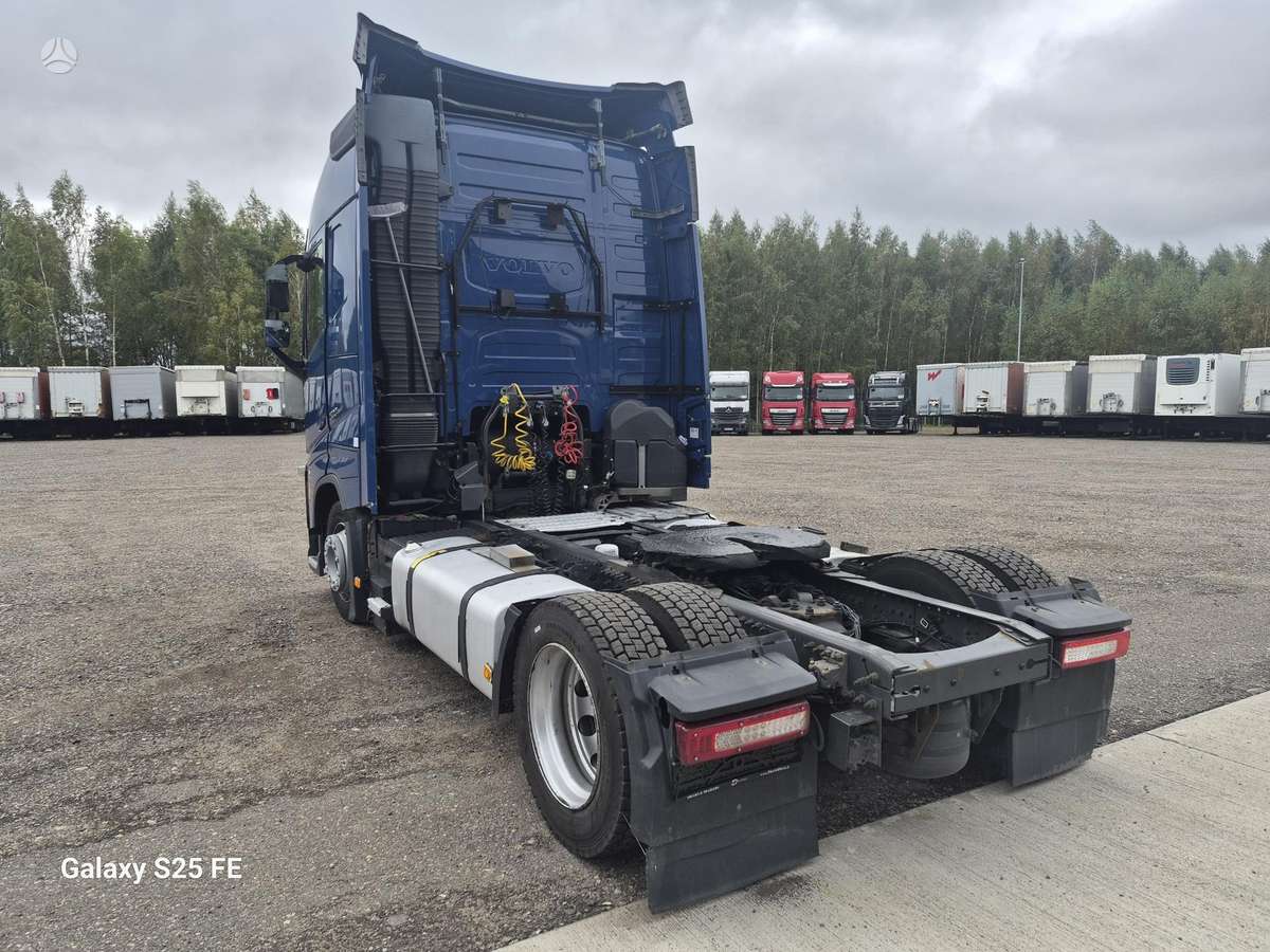 Volvo FH500 Mega, double sleeper
