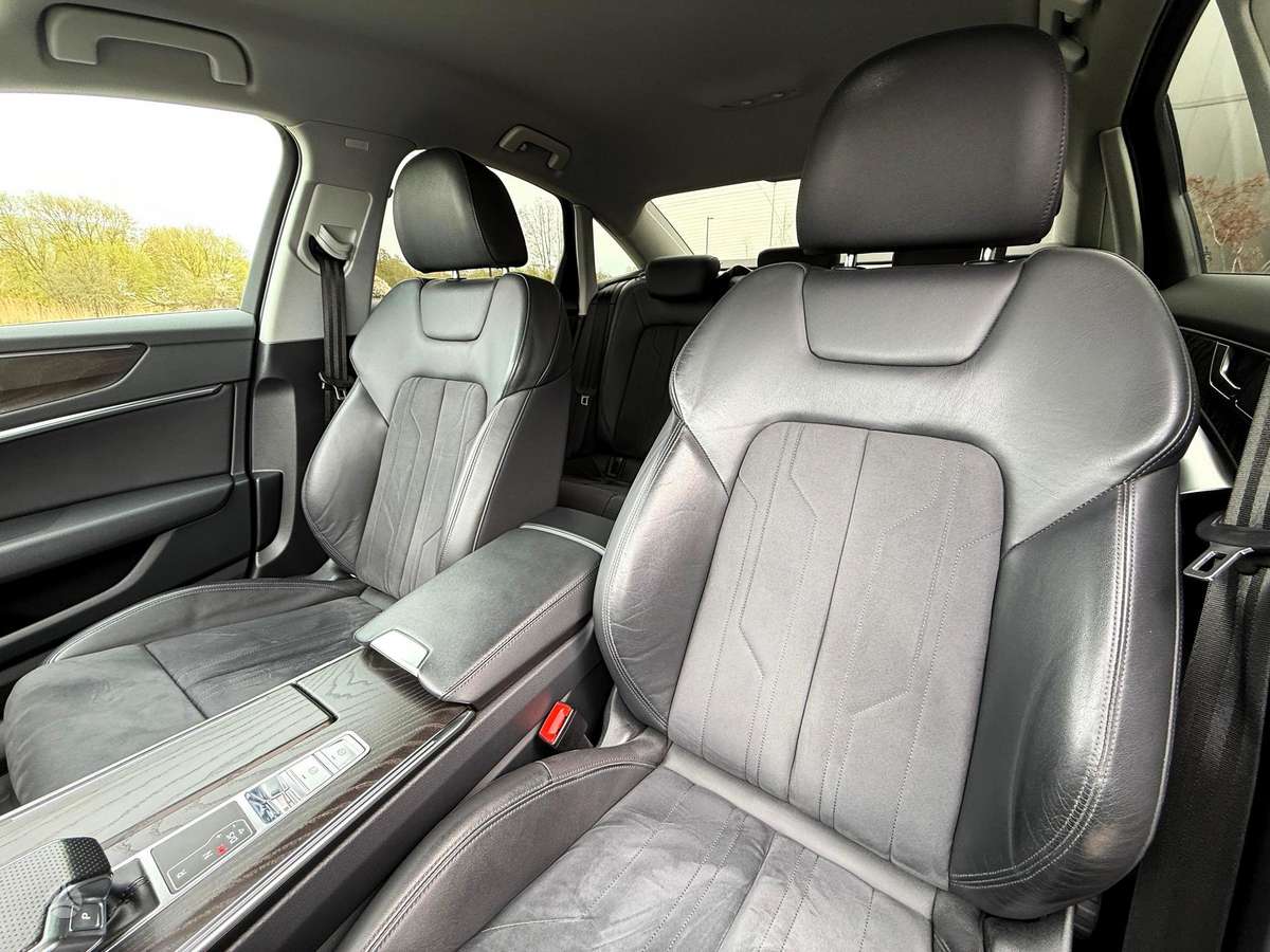 Audi A6, 2.0 l., Седан