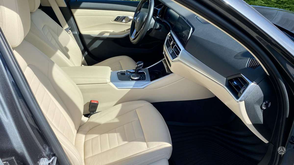 BMW 320, 2.0 l., Седан