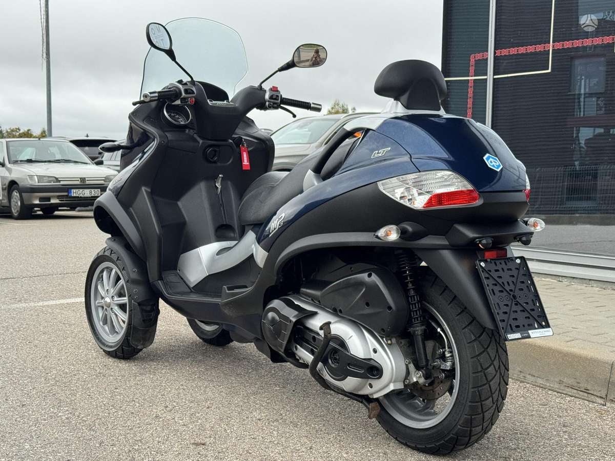 Piaggio MP3 400cc, trikes