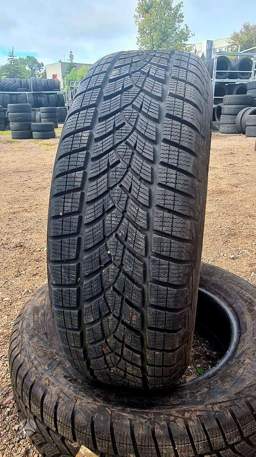 Goodyear UltraGrip Performance, winter 225/65 R17