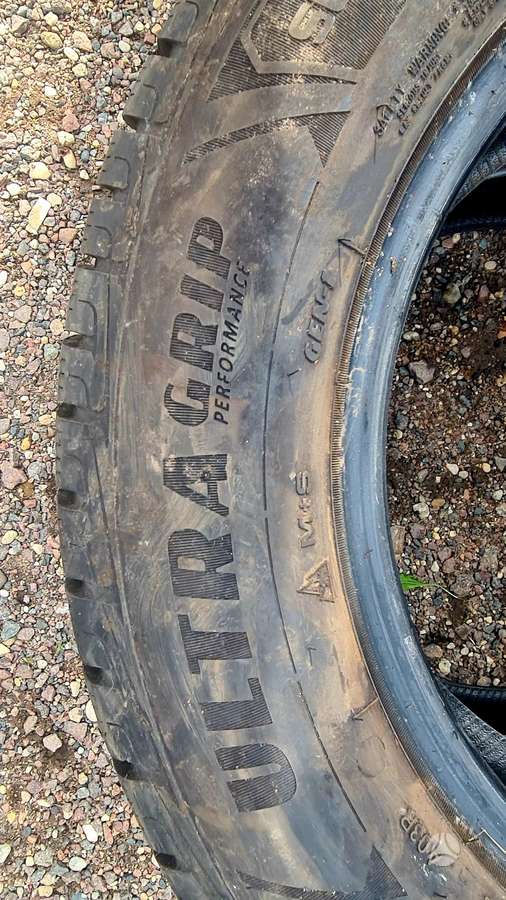 Goodyear UltraGrip Performance, winter 225/65 R17