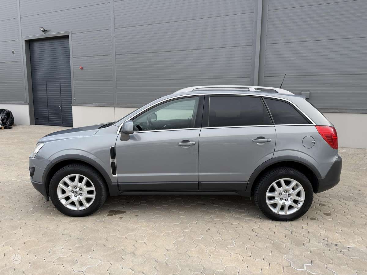 Opel Antara, 2.2 l., off-road / crossover