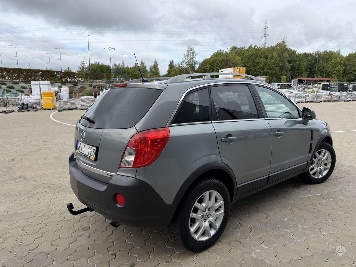 Opel Antara, 2.2 l., off-road / crossover