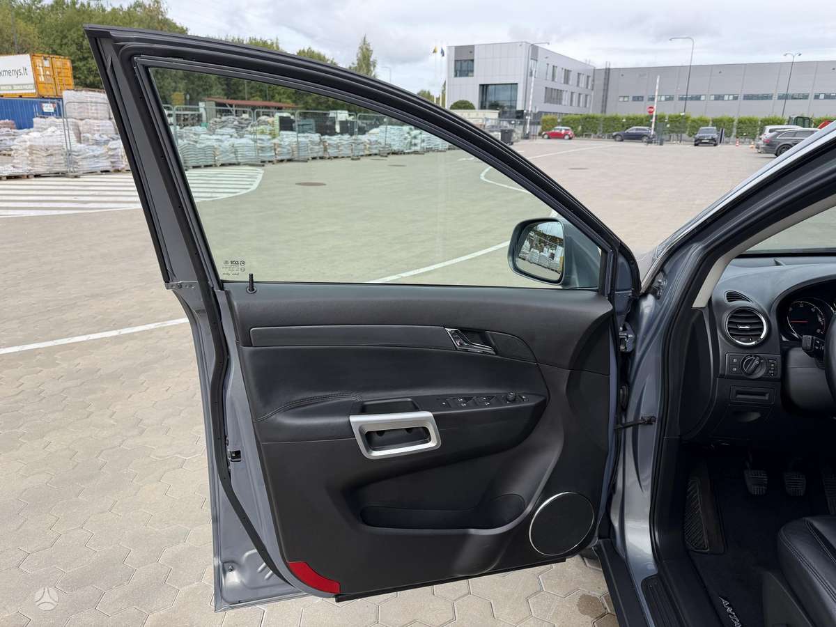 Opel Antara, 2.2 l., Внедорожник / Кроссовер