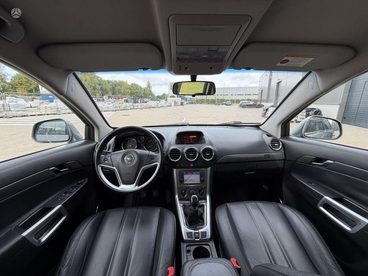 Opel Antara, 2.2 l., off-road / crossover