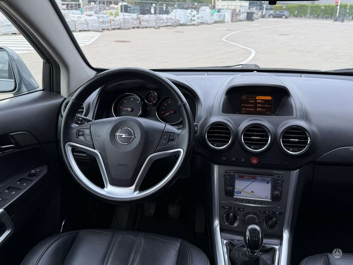 Opel Antara, 2.2 l., off-road / crossover