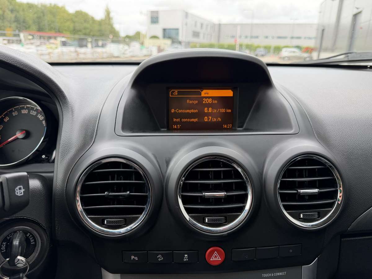 Opel Antara, 2.2 l., Внедорожник / Кроссовер