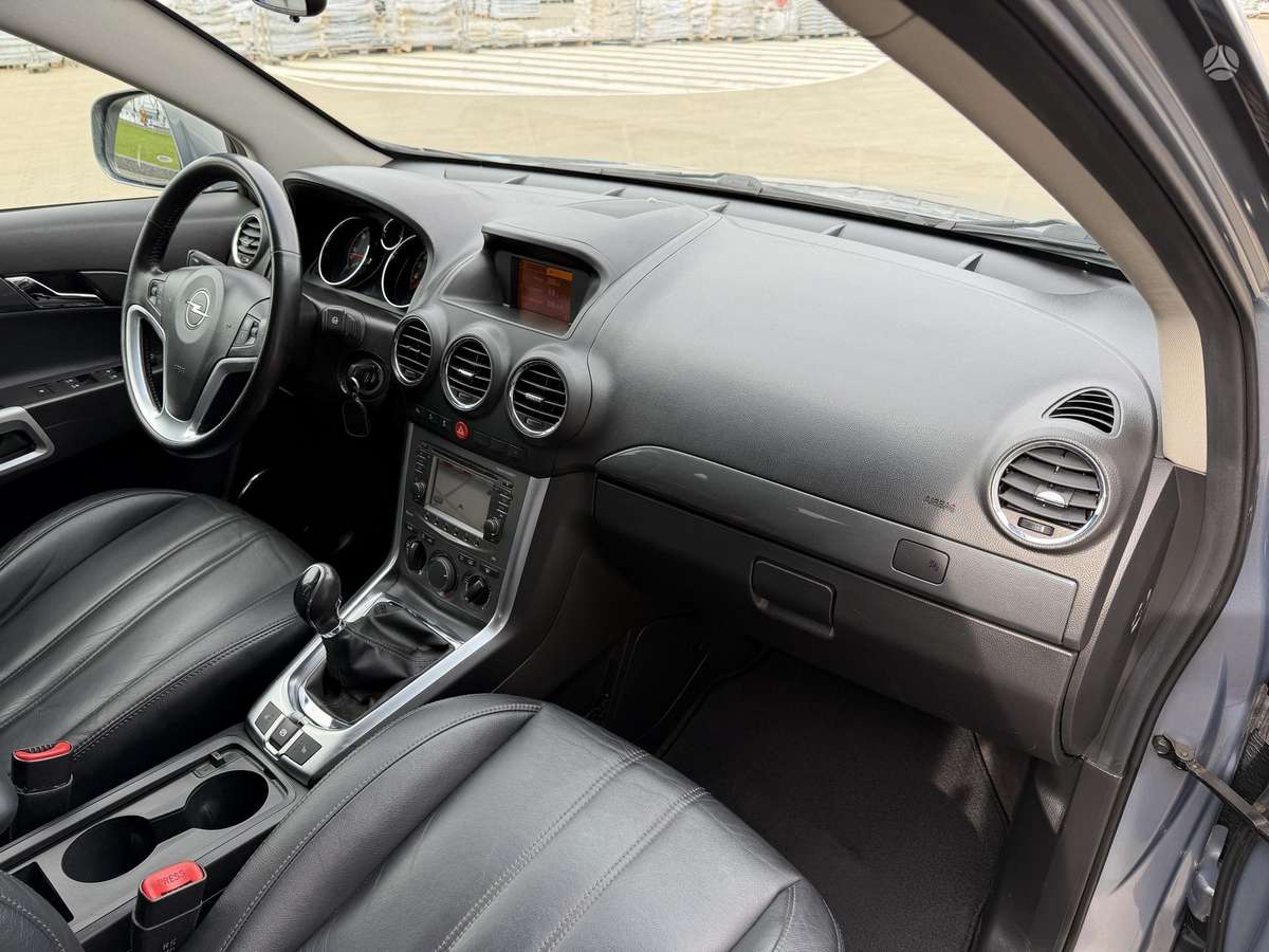 Opel Antara, 2.2 l., off-road / crossover