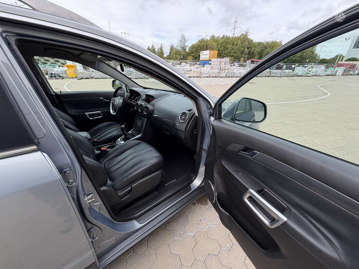 Opel Antara, 2.2 l., off-road / crossover