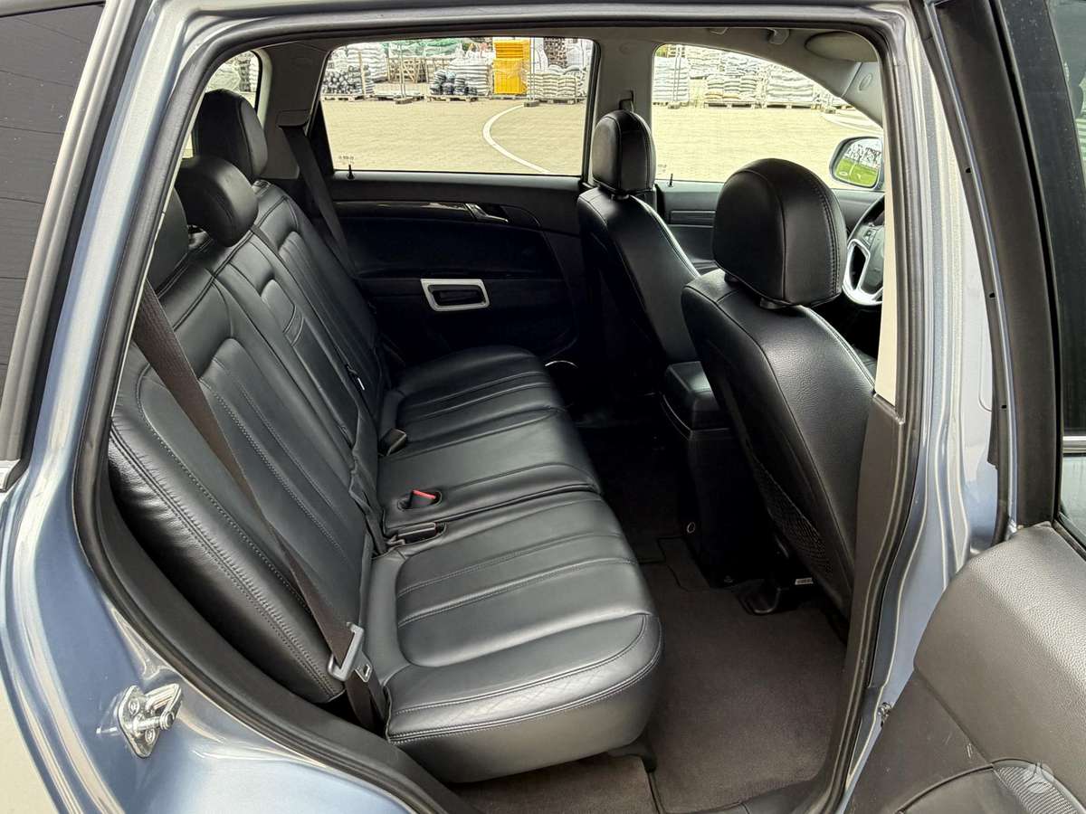 Opel Antara, 2.2 l., off-road / crossover