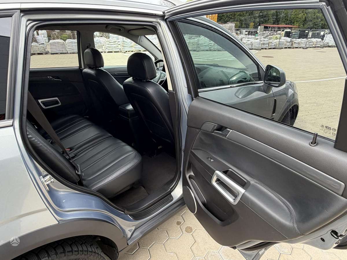 Opel Antara, 2.2 l., off-road / crossover