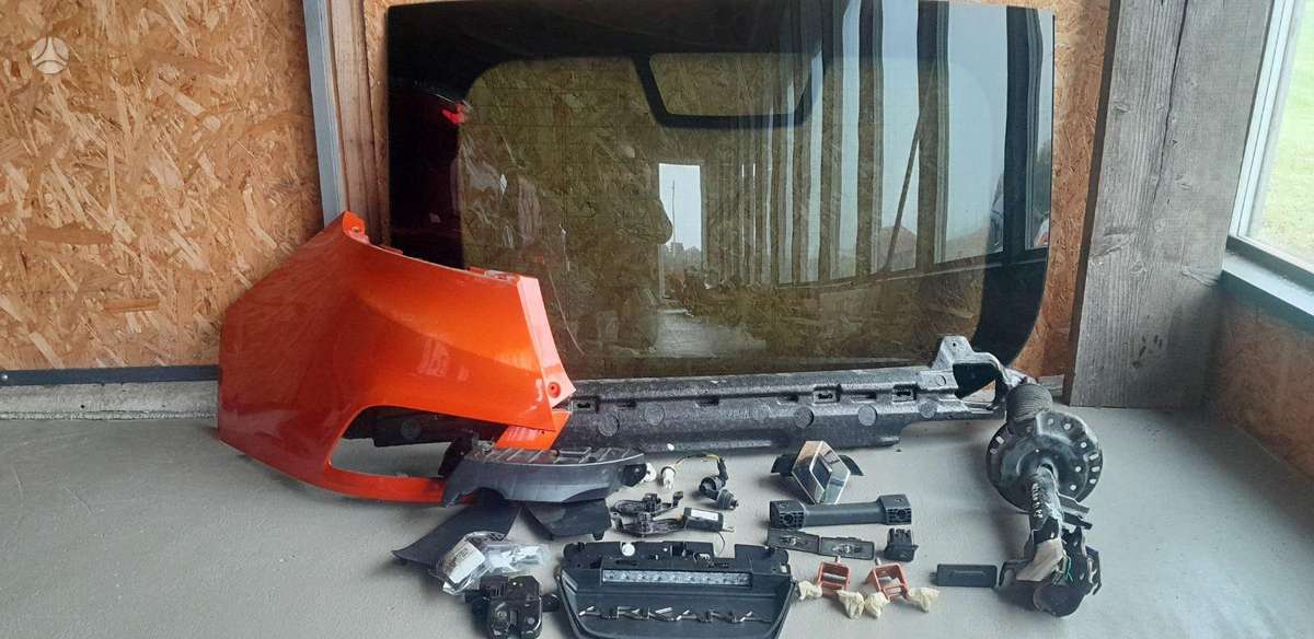 Renault Arkana детали кузова