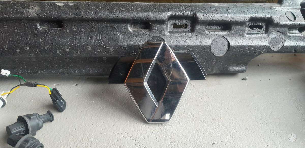 Renault Arkana kėbulo dalys