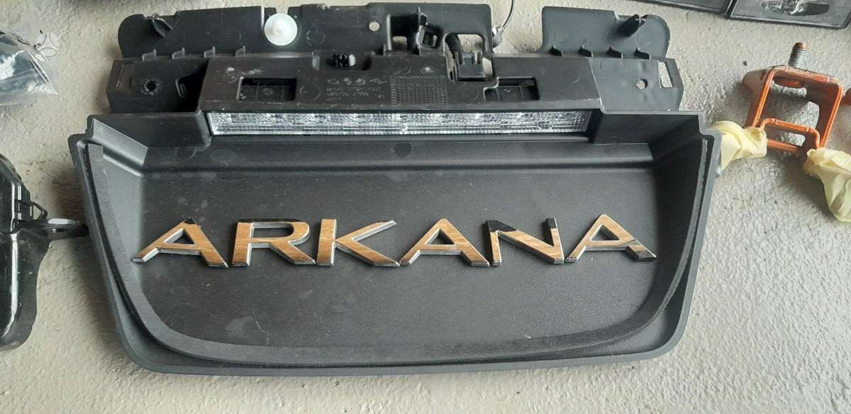 Renault Arkana kėbulo dalys