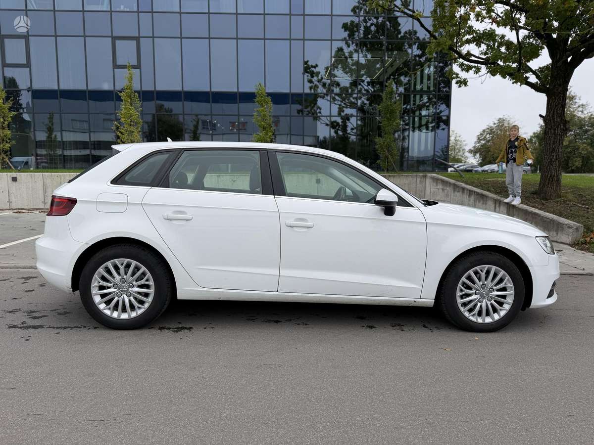 Audi A3, 1.6 l., Хэтчбек