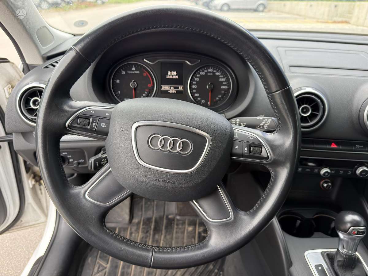 Audi A3, 1.6 l., hatchback