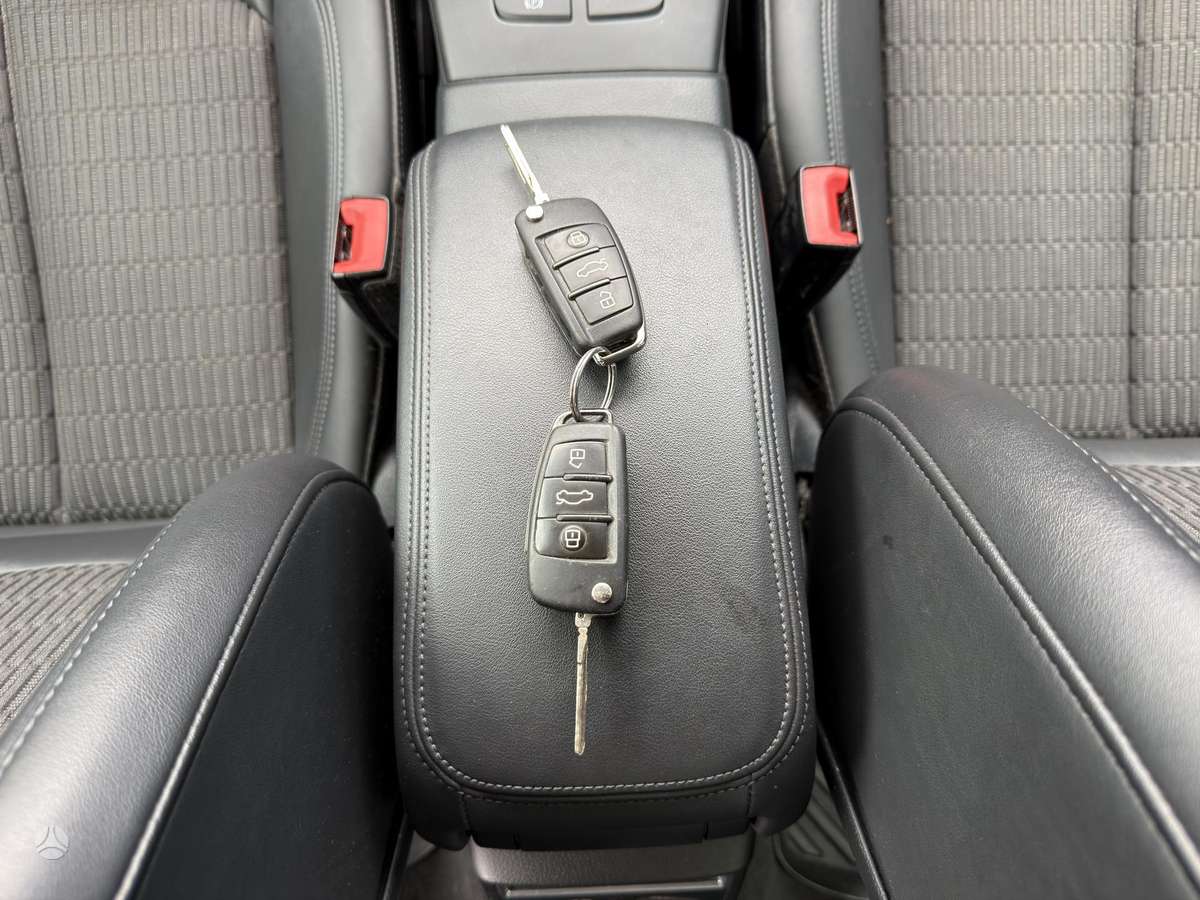 Audi A3, 1.6 l., hatchback